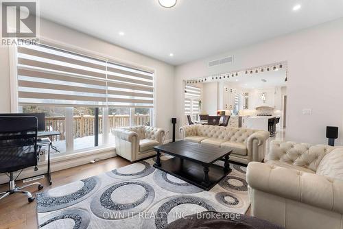 23 Yarl Place, Guelph/Eramosa, ON - Indoor Photo Showing Living Room