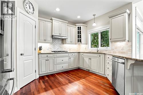 718 Brookhurst Lane, Saskatoon, SK - Indoor Photo Showing Kitchen With Upgraded Kitchen