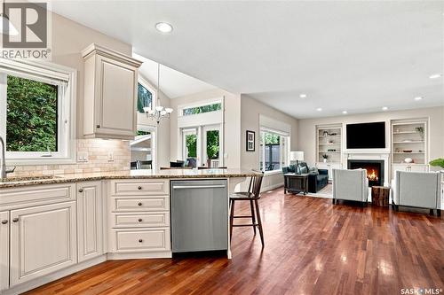 718 Brookhurst Lane, Saskatoon, SK - Indoor Photo Showing Kitchen With Upgraded Kitchen