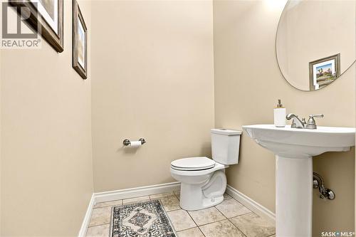 718 Brookhurst Lane, Saskatoon, SK - Indoor Photo Showing Bathroom