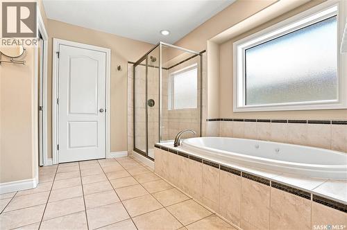 718 Brookhurst Lane, Saskatoon, SK - Indoor Photo Showing Bathroom