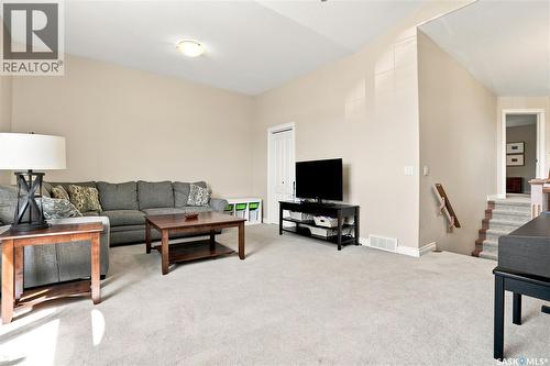 718 Brookhurst Lane, Saskatoon, SK - Indoor Photo Showing Living Room