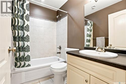718 Brookhurst Lane, Saskatoon, SK - Indoor Photo Showing Bathroom
