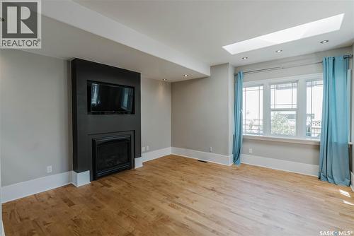 903 10Th Street E, Saskatoon, SK - Indoor With Fireplace