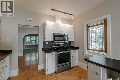 903 10Th Street E, Saskatoon, SK - Indoor Photo Showing Kitchen