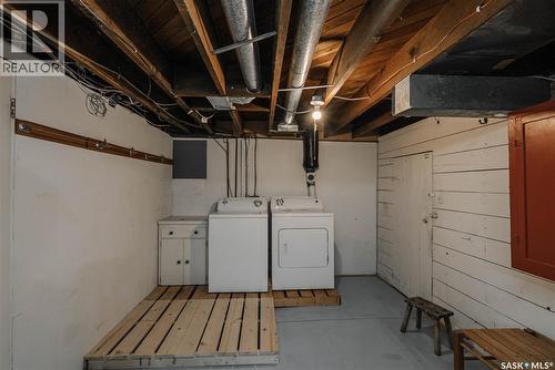 903 10Th Street E, Saskatoon, SK - Indoor Photo Showing Laundry Room