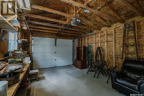 903 10Th Street E, Saskatoon, SK - Indoor Photo Showing Garage