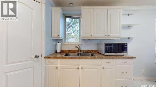 2700 Mcara Street, Regina, SK - Indoor Photo Showing Kitchen With Double Sink