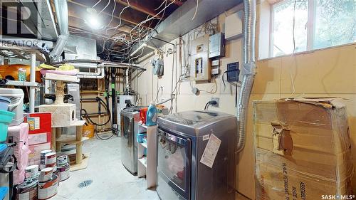 2700 Mcara Street, Regina, SK - Indoor Photo Showing Laundry Room