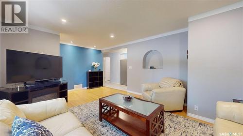 2700 Mcara Street, Regina, SK - Indoor Photo Showing Living Room