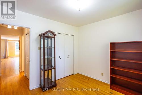 2064 St Laurent Boulevard, Ottawa, ON - Indoor Photo Showing Other Room
