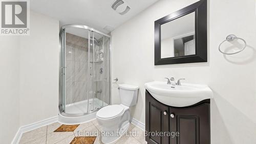 5661 Volpe Avenue, Mississauga, ON - Indoor Photo Showing Bathroom