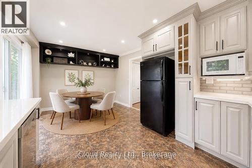 5661 Volpe Avenue, Mississauga, ON - Indoor Photo Showing Dining Room