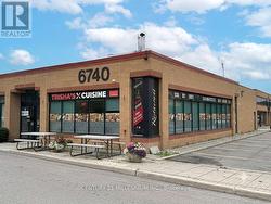 8 - 6740 DAVAND DRIVE  Mississauga, ON L5T 2K9