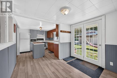 31 Salkeld Street, Central Huron (Goderich), ON - Indoor Photo Showing Kitchen