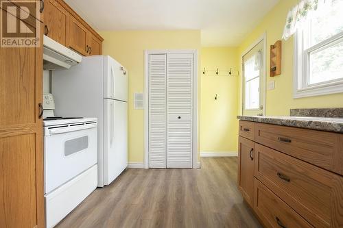 18 Eastern Ave, Sault Ste. Marie, ON - Indoor Photo Showing Kitchen