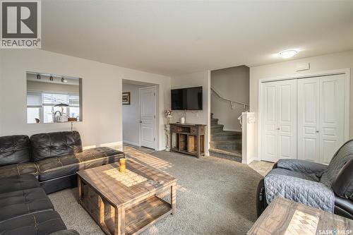 483 Coad Manor, Saskatoon, SK - Indoor Photo Showing Living Room