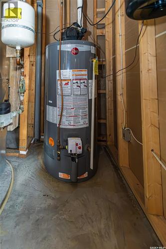 483 Coad Manor, Saskatoon, SK - Indoor Photo Showing Basement