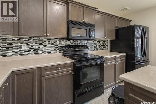 483 Coad Manor, Saskatoon, SK - Indoor Photo Showing Kitchen