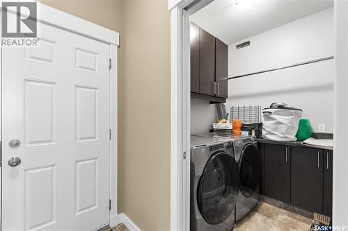 6024 Little Pine Loop, Regina, SK - Indoor Photo Showing Laundry Room