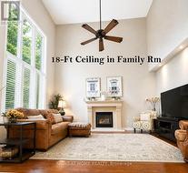 32 LAKE FOREST DRIVE  Richmond Hill, ON L4E 0B2