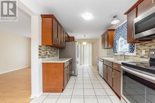 861 Karsh Drive, Ottawa, ON - Indoor Photo Showing Kitchen