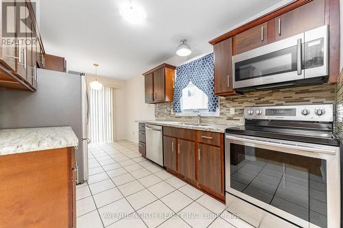 861 Karsh Drive, Ottawa, ON - Indoor Photo Showing Kitchen