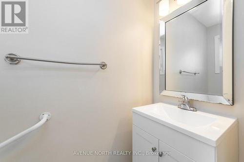 861 Karsh Drive, Ottawa, ON - Indoor Photo Showing Bathroom