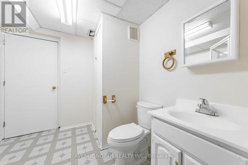861 Karsh Drive, Ottawa, ON - Indoor Photo Showing Bathroom