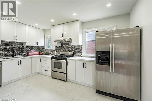 7 Putney Road, Toronto, ON - Indoor Photo Showing Kitchen With Double Sink With Upgraded Kitchen