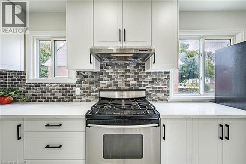 7 Putney Road, Toronto, ON - Indoor Photo Showing Kitchen With Upgraded Kitchen
