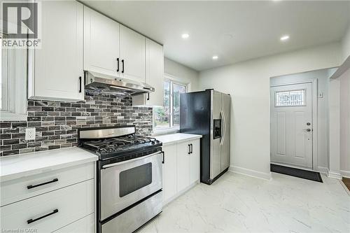 7 Putney Road, Toronto, ON - Indoor Photo Showing Kitchen