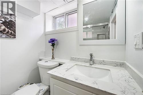 7 Putney Road, Toronto, ON - Indoor Photo Showing Bathroom