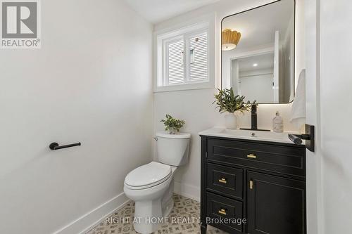 16 Ian Fleming Crescent, Whitby, ON - Indoor Photo Showing Bathroom