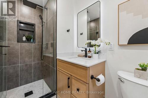 16 Ian Fleming Crescent, Whitby, ON - Indoor Photo Showing Bathroom