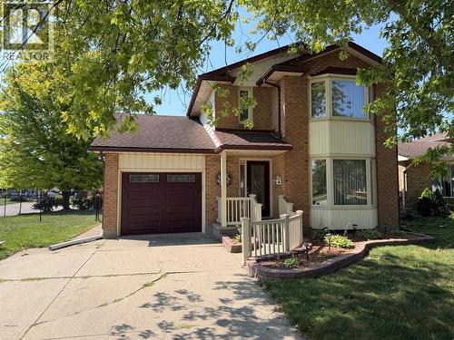 17 DURCO AVENUE  Sarnia, ON N7S 4N3