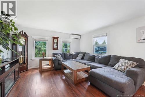 43 Darrell Avenue, Quispamsis, NB - Indoor Photo Showing Living Room