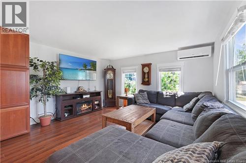 43 Darrell Avenue, Quispamsis, NB - Indoor Photo Showing Living Room