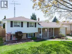 22 PEMBROKE CRESCENT  Chatham, ON N7L 2J4