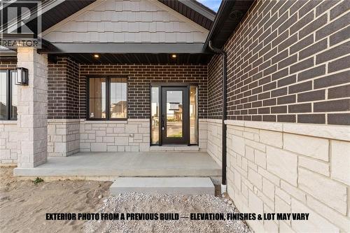 43 Bloomington Way, Chatham, ON - Outdoor With Exterior