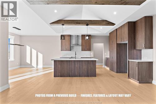43 Bloomington Way, Chatham, ON - Indoor Photo Showing Kitchen