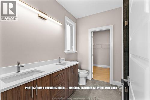 43 Bloomington Way, Chatham, ON - Indoor Photo Showing Bathroom