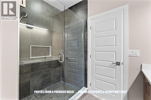 43 Bloomington Way, Chatham, ON - Indoor Photo Showing Bathroom