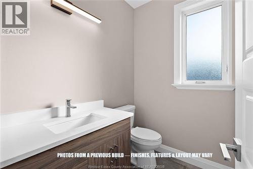 43 Bloomington Way, Chatham, ON - Indoor Photo Showing Bathroom