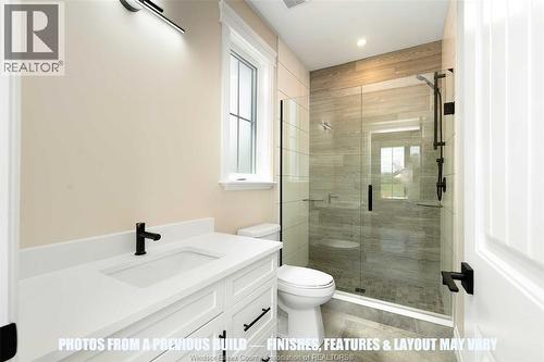 120 Bloomington Way, Chatham, ON - Indoor Photo Showing Bathroom