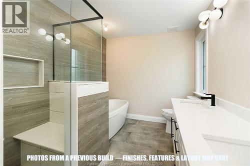 120 Bloomington Way, Chatham, ON - Indoor Photo Showing Bathroom
