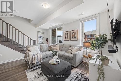 304 - 1034 Reflection Place, Pickering, ON - Indoor Photo Showing Living Room