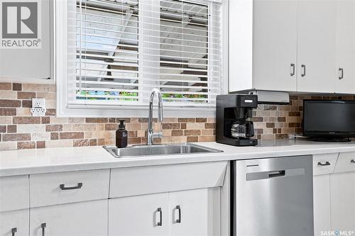3008 Eastview, Saskatoon, SK - Indoor Photo Showing Kitchen