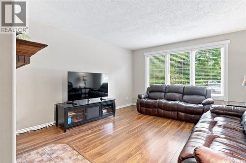3008 Eastview, Saskatoon, SK - Indoor Photo Showing Living Room