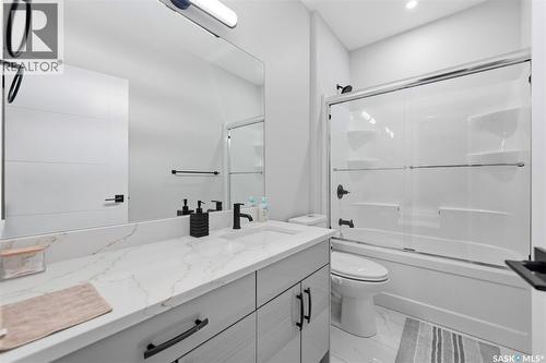 411 Schmeiser Bend, Saskatoon, SK - Indoor Photo Showing Bathroom